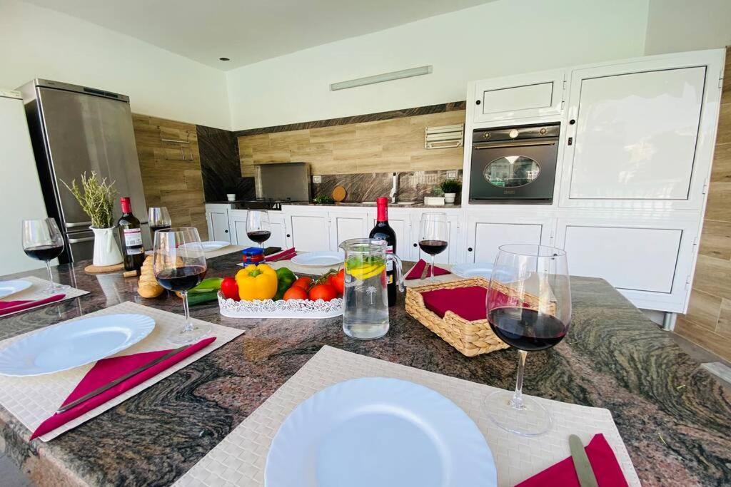 סאלוברה 2 Apartments With Private Pool At Villa Diaz Aleman מראה חיצוני תמונה